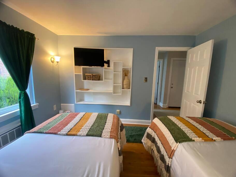Unique & Peaceful Boston Home Екстер'єр фото