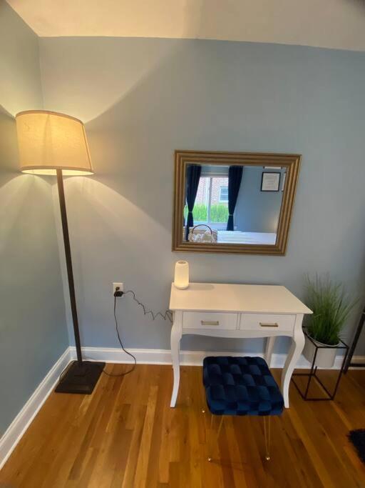 Unique & Peaceful Boston Home Екстер'єр фото
