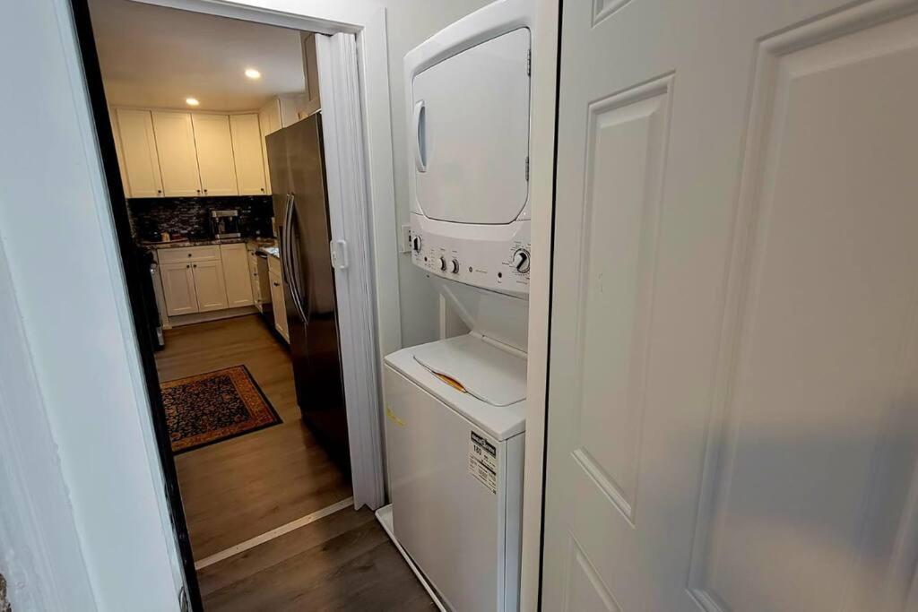 Unique & Peaceful Boston Home Екстер'єр фото