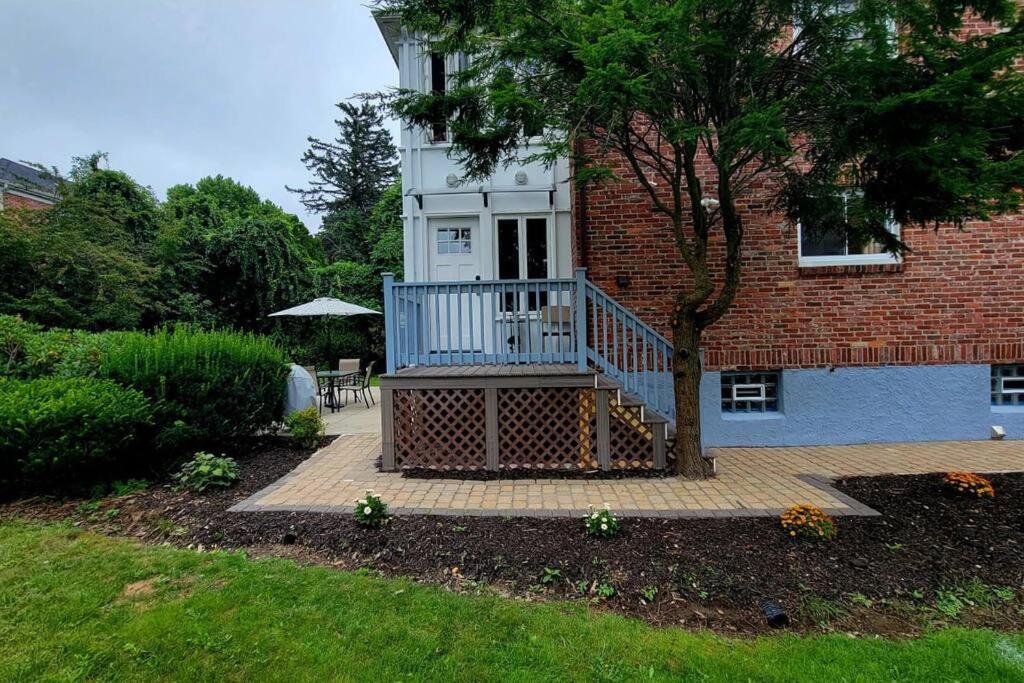Unique & Peaceful Boston Home Екстер'єр фото